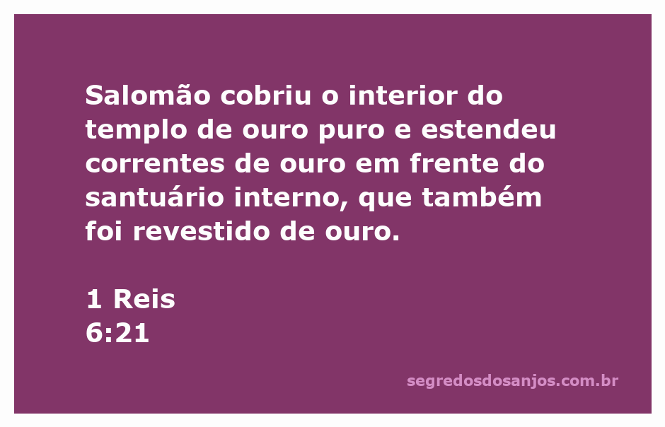 Interior do templo de Salomão coberto com ouro puro, destacando as correntes de ouro na entrada do santuário interno.