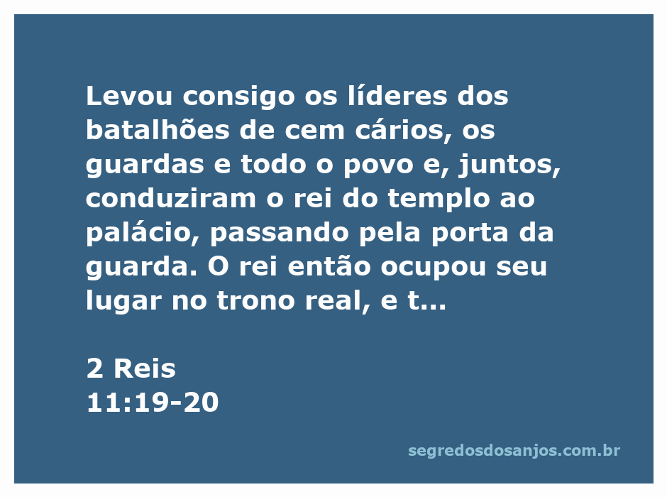 Cenário da coroação do rei após a queda de Atalia, com líderes e guardas reunidos ao redor do trono.