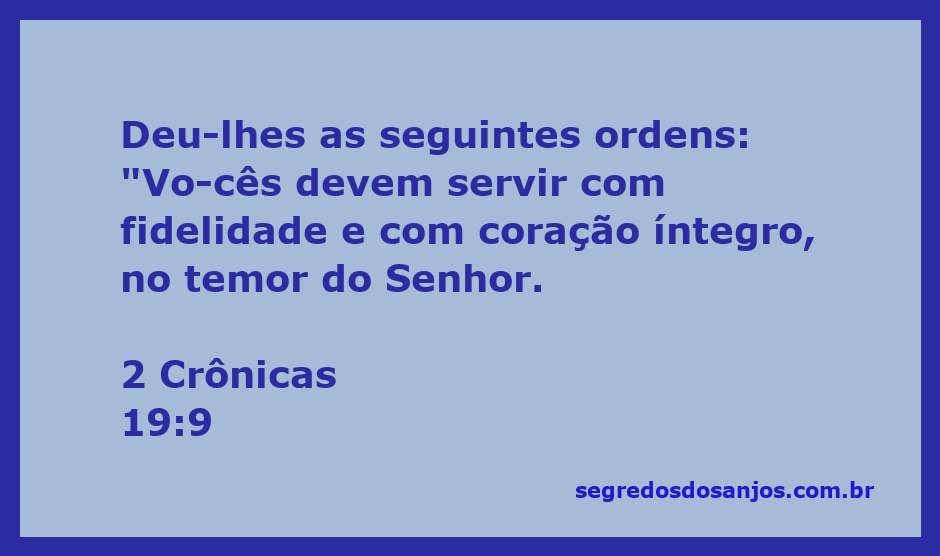 Um grupo de pessoas em uma cerimônia religiosa, simbolizando fidelidade e temor ao Senhor conforme 2 Crônicas 19:9.