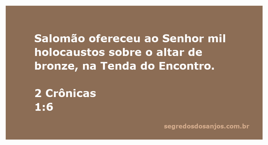 Salomão oferecendo mil holocaustos sobre o altar de bronze na Tenda do Encontro.