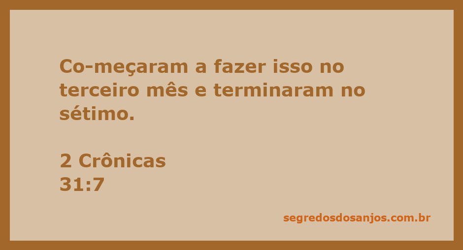 Representação da coleta e organização dos dízimos conforme a passagem de 2 Crônicas 31:7.