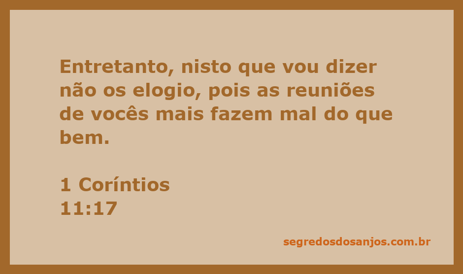 Reunião de pessoas discutindo sobre a importância da comunhão e do respeito nas celebrações.