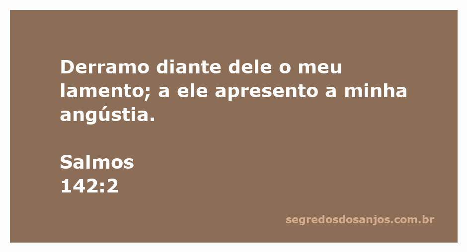 Uma pessoa em oração, expressando sua angústia e lamento a Deus, inspirada por Salmos 142:2.