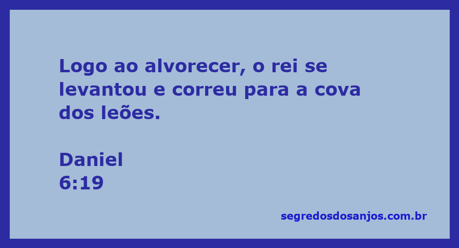 Rei correndo em direção à cova dos leões ao amanhecer, representando a angústia e a esperança da história de Daniel.