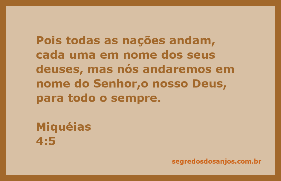 Imagem representativa da passagem de Miquéias 4:5, mostrando pessoas caminhando em direção a uma luz simbolizando o Senhor.