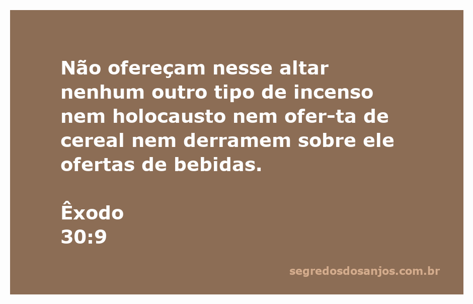 Altar do incenso conforme descrito em Êxodo 30:9, enfatizando a proibição de ofertas inadequadas.