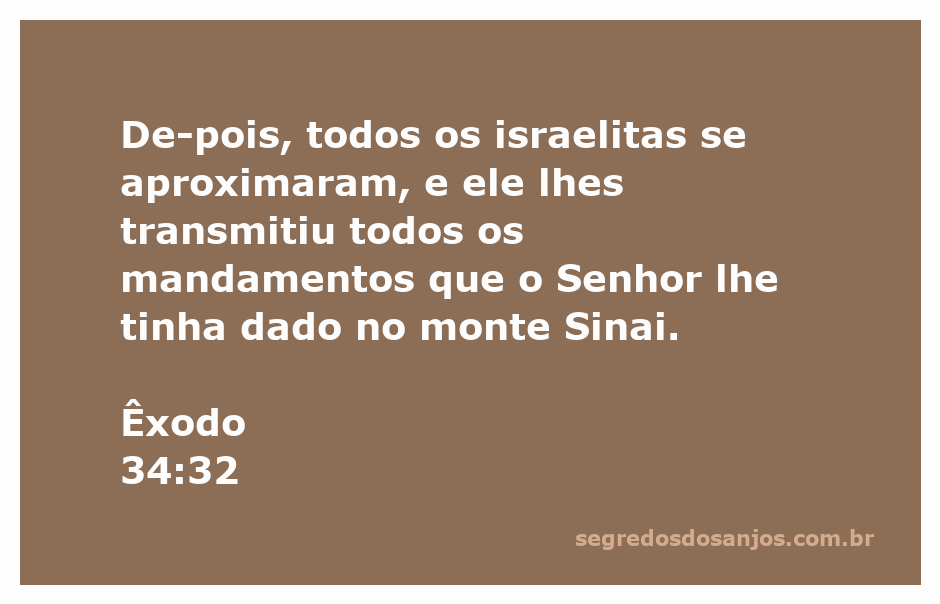 Moisés transmitindo os mandamentos do Senhor aos israelitas após descer do monte Sinai.