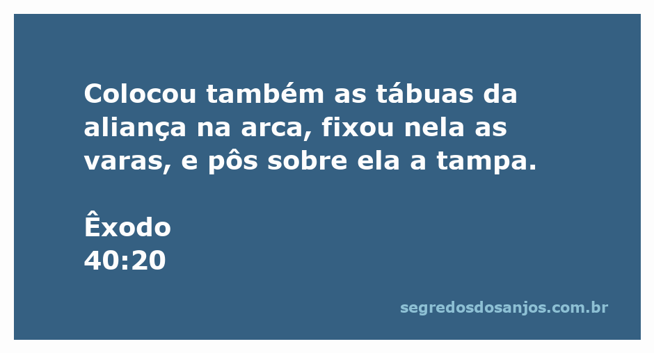 Arca da Aliança com tábuas e varas, representando a presença de Deus entre o povo de Israel.
