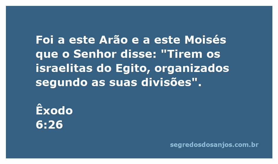Moisés e Arão liderando os israelitas na saída do Egito, simbolizando a libertação e a organização do povo hebreu.