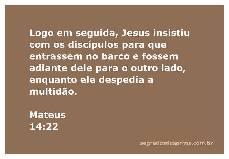 Jesus e seus discípulos no barco, com a multidão ao fundo