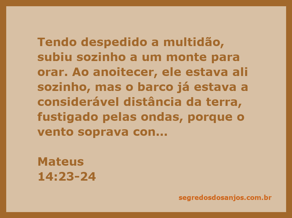 Jesus orando sozinho em um monte enquanto seus discípulos lutam contra as ondas em um barco distante.