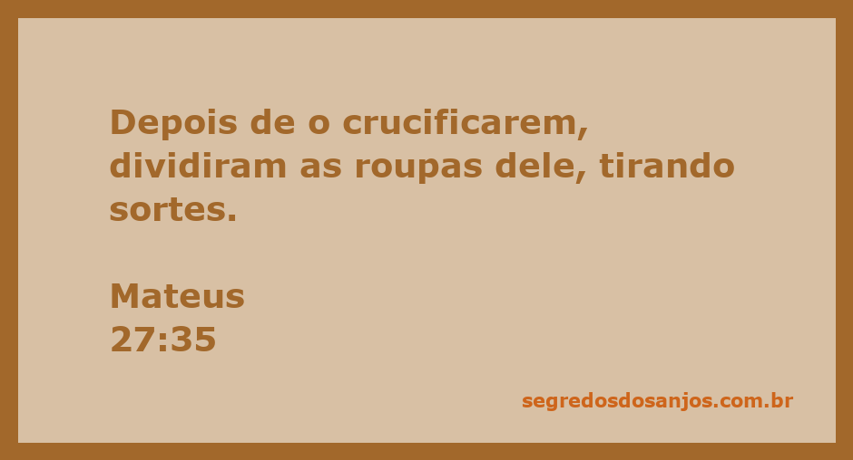 Representação da crucificação de Jesus com soldados dividindo suas roupas.