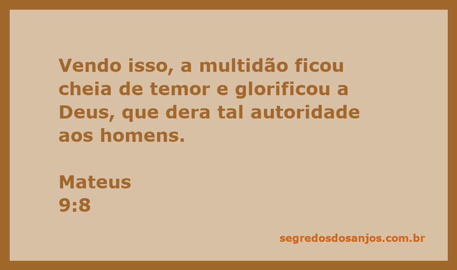 Multidão admirando Jesus, demonstrando temor e glorificando a Deus por Sua autoridade.