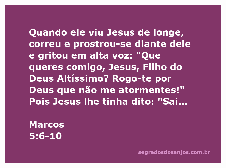 Homem possesso prostrado diante de Jesus, implorando por misericórdia na presença do Filho do Deus Altíssimo.