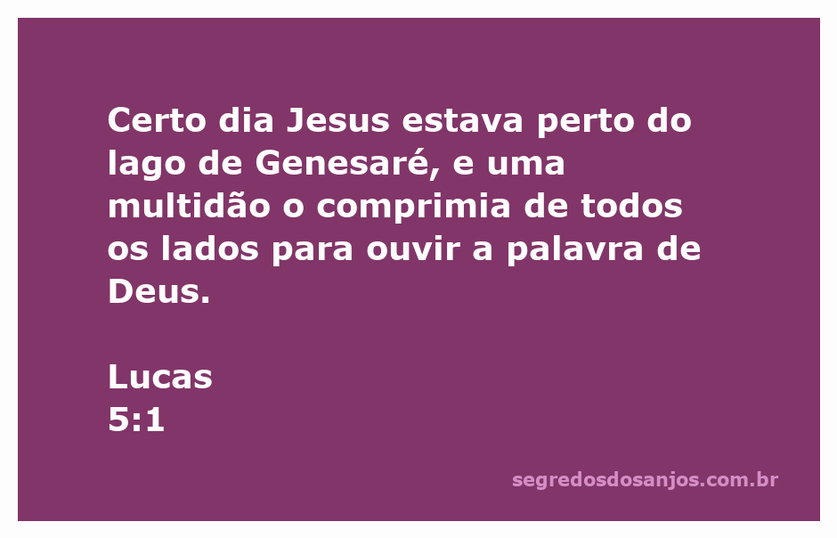 Jesus ensinando a multidão perto do lago de Genesaré