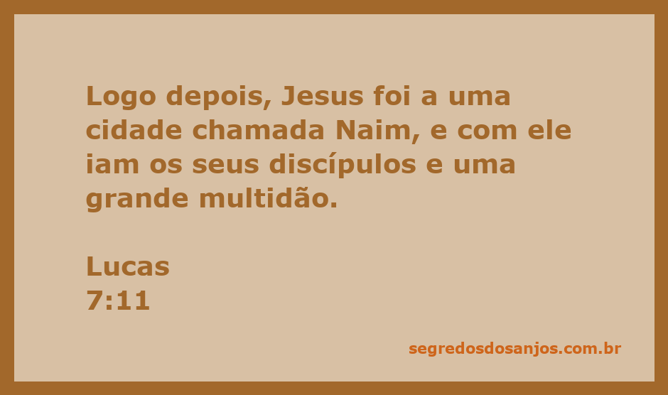 Jesus e seus discípulos chegando à cidade de Naim com uma grande multidão.