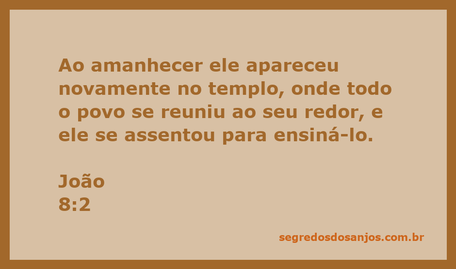 Jesus ensinando no templo ao amanhecer, com uma multidão ao seu redor