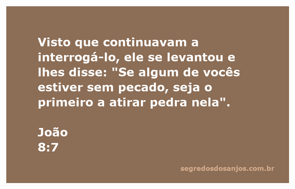 Jesus respondendo aos fariseus enquanto segurando uma pedra, enfatizando a importância do perdão e da reflexão sobre o pecado.