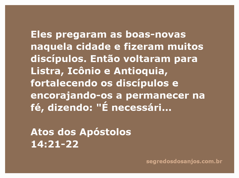 Ilustração da pregação de Paulo e Barnabé encorajando os discípulos em Atos 14:21-22.