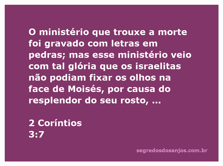 Moisés com o rosto resplandecente após receber as tábuas da lei, representando a glória do ministério da antiga aliança.