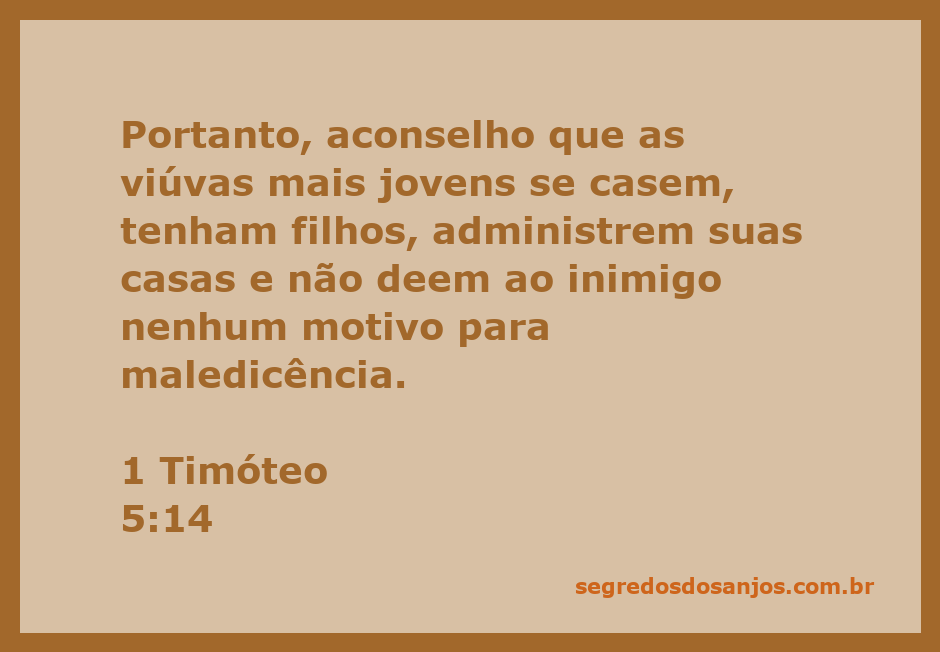 Uma ilustração de uma jovem viúva sorrindo com uma casa ao fundo, simbolizando casamento e família.
