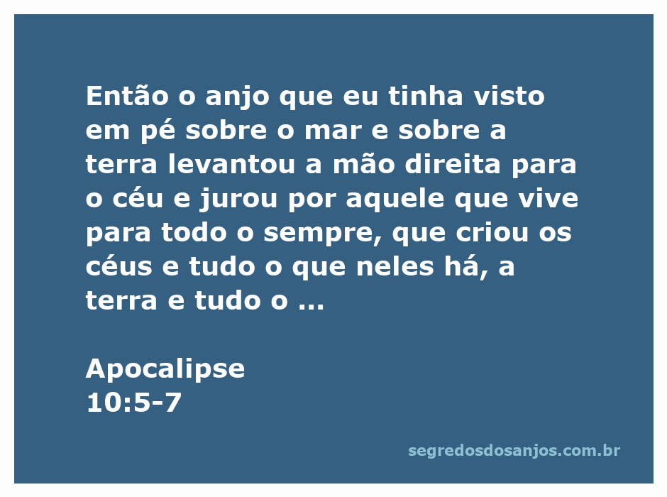 Anjo sobre o mar e a terra levantando a mão para o céu, simbolizando a promessa de Deus