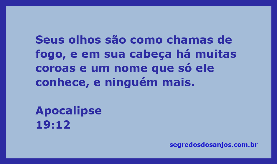 Imagem de um ser celestial com olhos como chamas de fogo e muitas coroas na cabeça, simbolizando a majestade e o mistério de Cristo conforme descrito em Apocalipse 19:12.