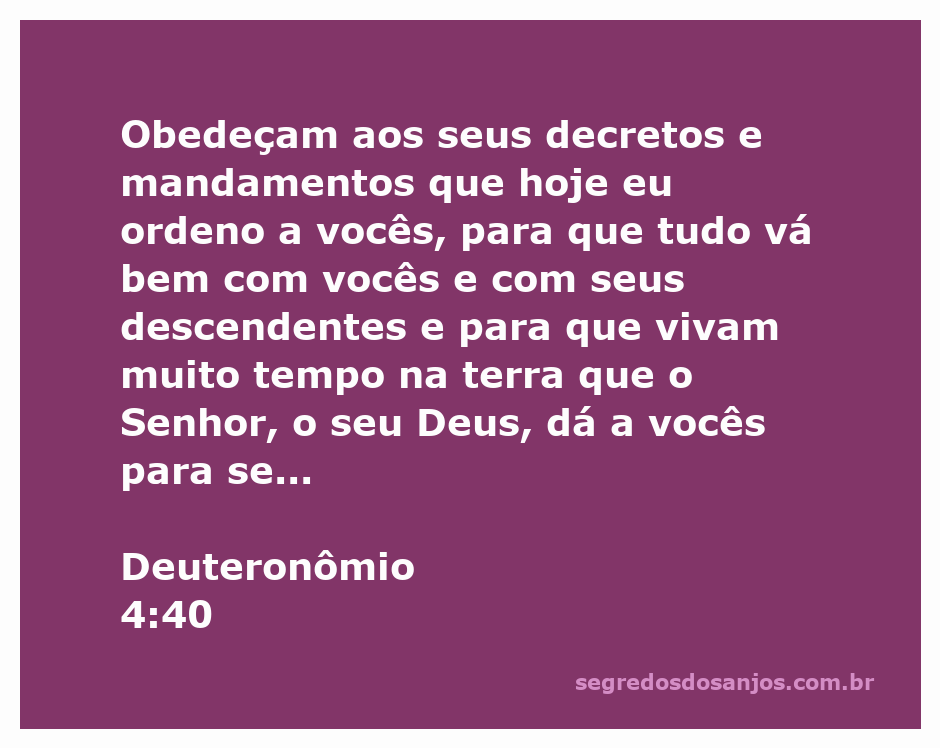 Um grupo de pessoas ouvindo uma leitura do Deuteronômio 4:40, com ênfase na obediência aos mandamentos de Deus.
