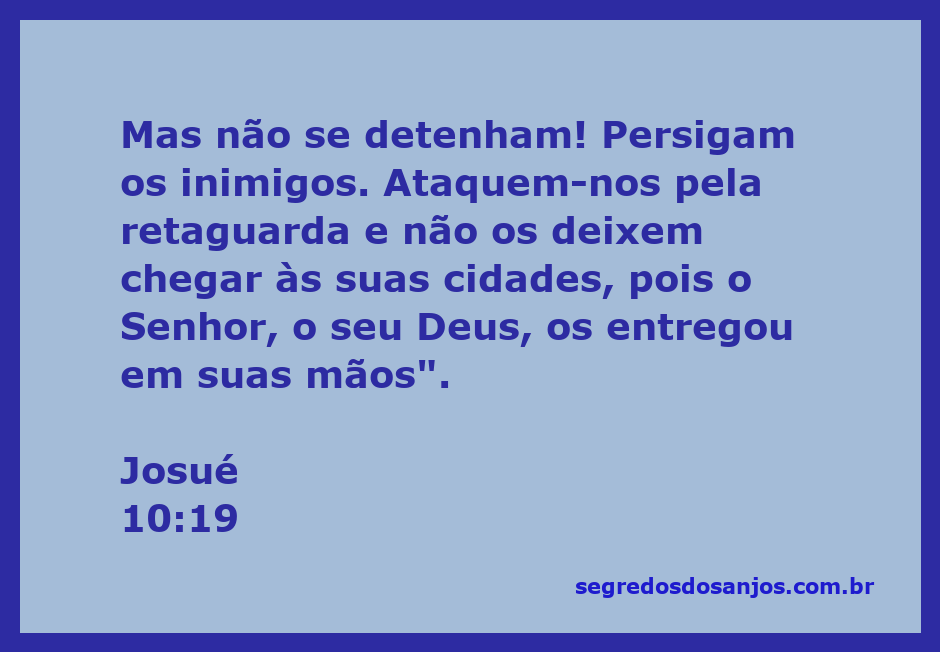 Imagem de um grupo de guerreiros seguindo a orientação de Josué, atacando os inimigos pela retaguarda, com uma paisagem de batalha ao fundo.