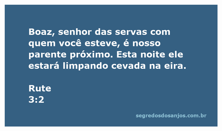 Imagem de Boaz na eira, limpando cevada, simbolizando a conexão familiar e a providência divina na história de Rute.